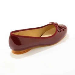 Ballerines plates vernies à noeud