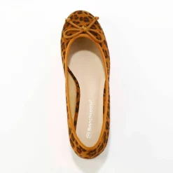 Ballerines à talons imprimées léopard.