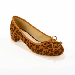 Ballerines à talons imprimées léopard.