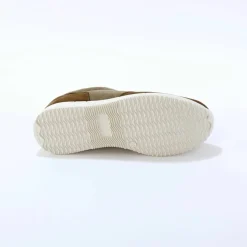 Baskets lacées spécial pieds sensibles, en tissu souple