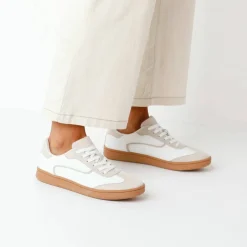 Baskets à lacets