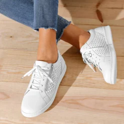 Baskets zippées en cuir perforé