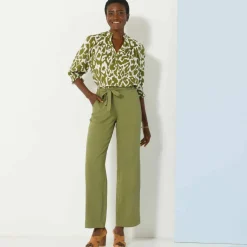 Blouse bicolore col tunisien, manches coudes smockées