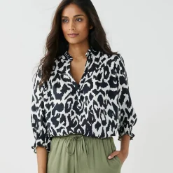 Blouse bicolore col tunisien, manches coudes smockées