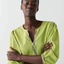 Blouse brodée en coton unie, manches 3/4