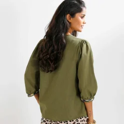 Blouse brodée en coton unie, manches 3/4