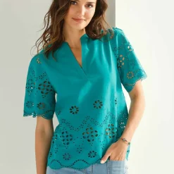 Blouse col tunisien manches courtes, broderie anglaise