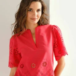 Blouse col tunisien manches courtes, broderie anglaise
