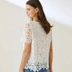 Blouse col V entièrement en macramé