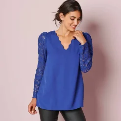Blouse décolleté festonné dos, manches dentelle