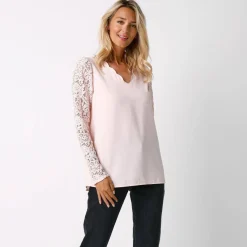 Blouse décolleté festonné dos, manches dentelle
