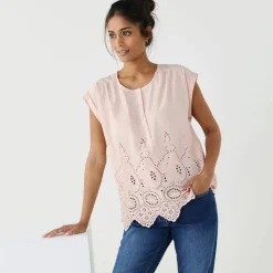 Blouse en broderie anglaise, sans manches
