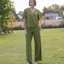 Blouse fluide col V manches courtes, unie
