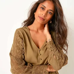 Blouse macramé col V manches longues, crêpe fluide