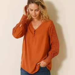 Blouse macramé col V manches longues, crêpe fluide