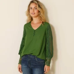 Blouse macramé col V manches longues, crêpe fluide
