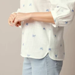 Blouse manches 3/4, broderies papillons