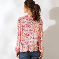 Blouse smockée col volanté, voile imprimée