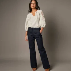 Blouse unie macramé, manches brodées