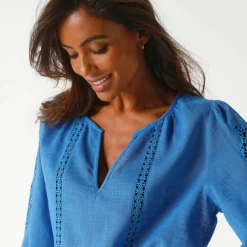 Blouse unie macramé, manches brodées