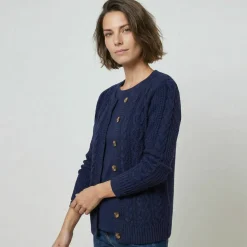 Cardigan boutonné, maille torsadée