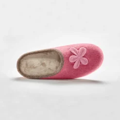 Chaussons mules fleur appliquée - largeur confort