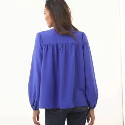 Chemisier empiècement macramé écailles, manches blousantes