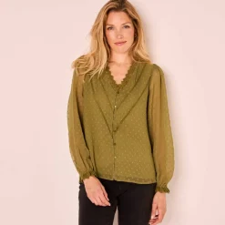 Chemisier voile plumetis, détails macramé