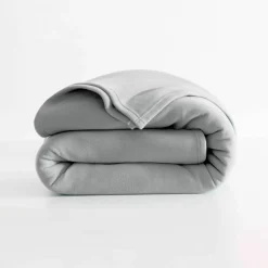 Composition • Maille polaire 100% polyester, 450 g/m² Description • Couverture polaire Thermotec® réputée pour ses qualités d'excellence : contact i