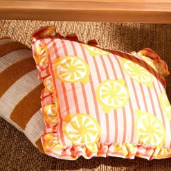 Coussin imprimé rayé et citrons