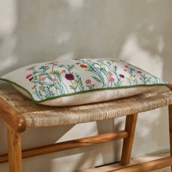 Coussin rectangulaire coton lin broderie fleurie