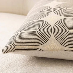 Coussin rectangulaire imprimé graphique détails dorés