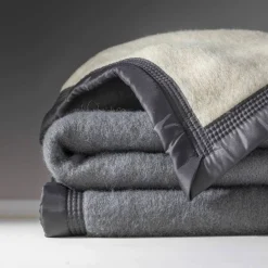 Couverture bicolore pure laine 800 g/m²