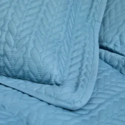 Couvre-lit matelassé microfibre motif géométrique