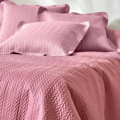 Couvre-lit matelassé microfibre motif géométrique
