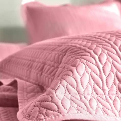 Couvre-lit matelassé microfibre motif géométrique