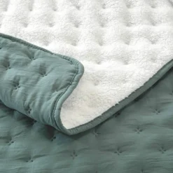 Couvre-lit réversible microfibre matelassée/sherpa