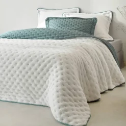 Couvre-lit réversible microfibre matelassée/sherpa