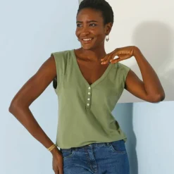 Débardeur col V, détail dos broderie anglaise