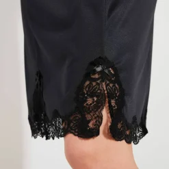 Fond de robe en satin antistatique