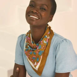 Foulard en voile de coton, imprimé fleurs