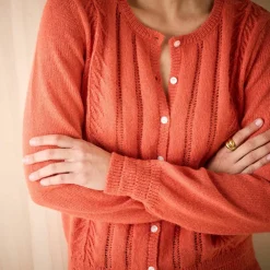Gilet boutonné col rond, maille fantaisie