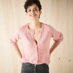 Gilet boutonné, maille ajourée