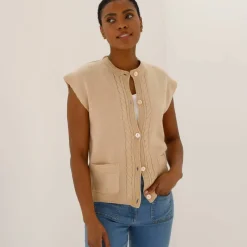 Gilet sans manches boutonné