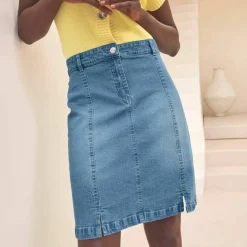 Jupe courte fendue en jean