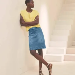 Jupe courte fendue en jean