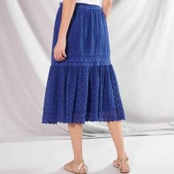 Jupe mi-longue, dentelle et macramé