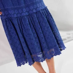 Jupe mi-longue, dentelle et macramé
