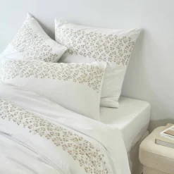 Linge de lit blanc brodé feuillage Colombine®