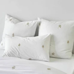 Linge de lit blanc brodé fleurs Colombine®